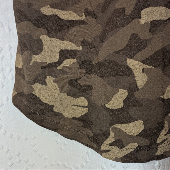 Joie Pima Cotton Brown Camel Tan Camo Shirt Sleeve Women's XS Tee Curved Hem - Picture 3 of 7